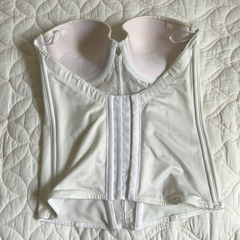 Shaping Bra - Picture 2 of 3